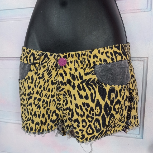Hot Topic Pants - SUPER FN DOPE true vintage Emo Scene Queen mallgoth rare shorts! SOLD